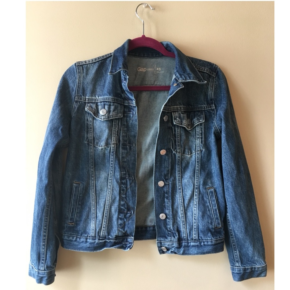 GAP Medium Wash denim jacket, size XS